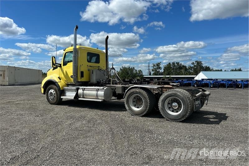 Kenworth T880 Vetopöytäautot