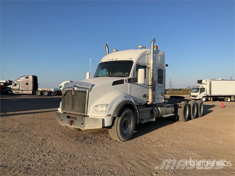 Kenworth T880 Tractor Units