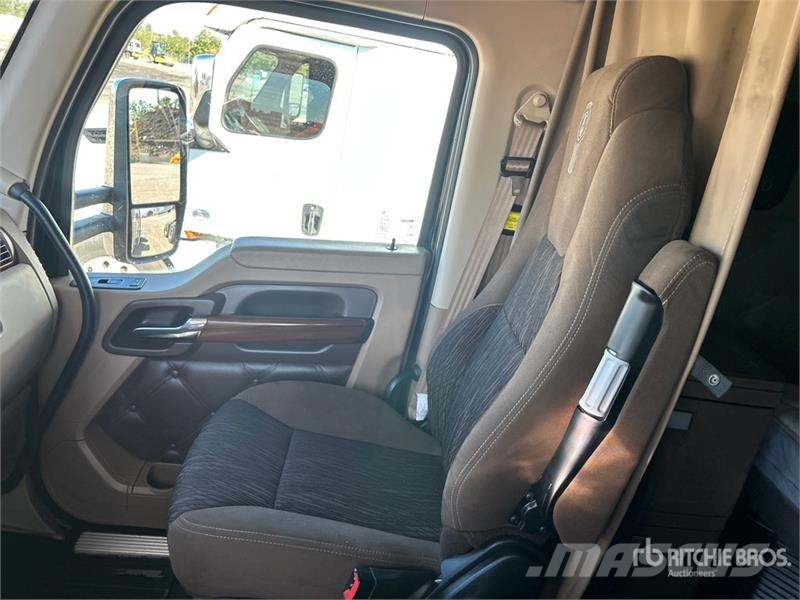 Kenworth T880 Vetopöytäautot