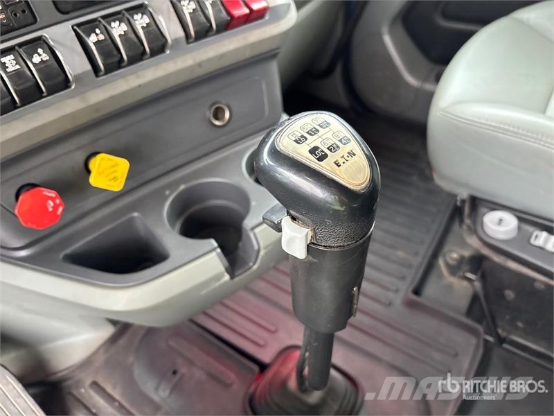 Kenworth T880 Sadulveokid