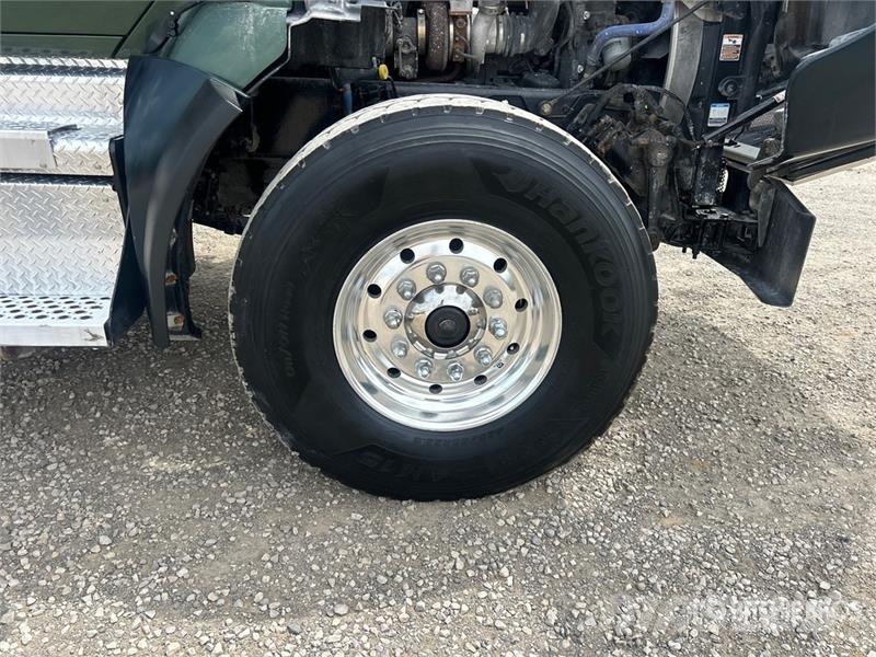 Kenworth T880 Vetopöytäautot