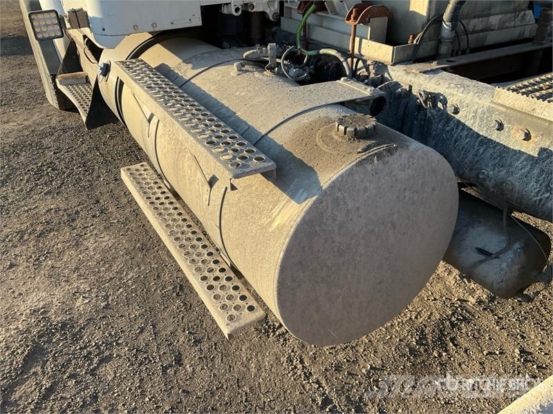 Kenworth T880 Tractor Units
