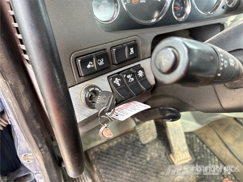 Kenworth T880 Седельные тягачи