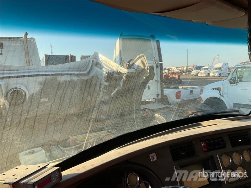 Kenworth T880 Tractor Units
