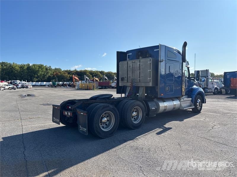 Kenworth T880 Naudoti vilkikai