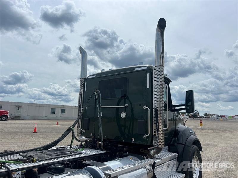 Kenworth T880 Vetopöytäautot