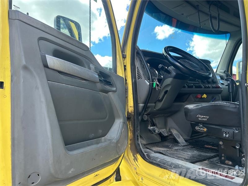 Kenworth T880 Vetopöytäautot