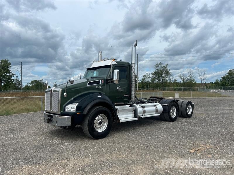 Kenworth T880 Vetopöytäautot