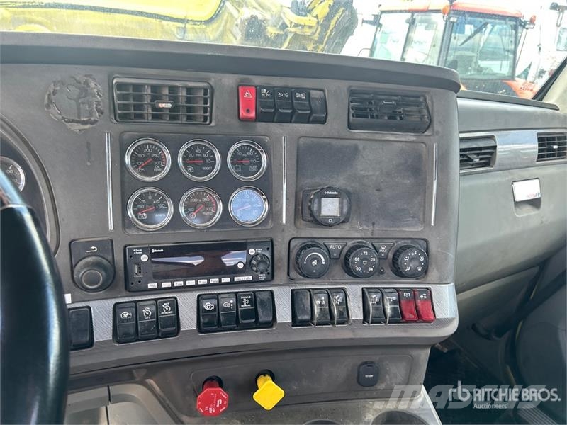 Kenworth T880 Vetopöytäautot