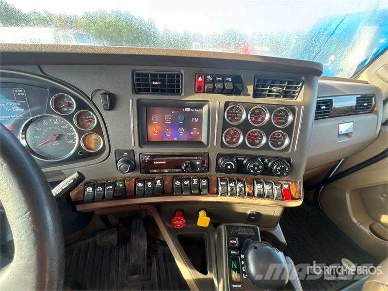 Kenworth T880 傾卸式卡車