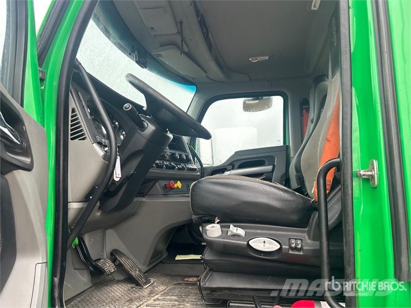 Kenworth T880 Trekkers