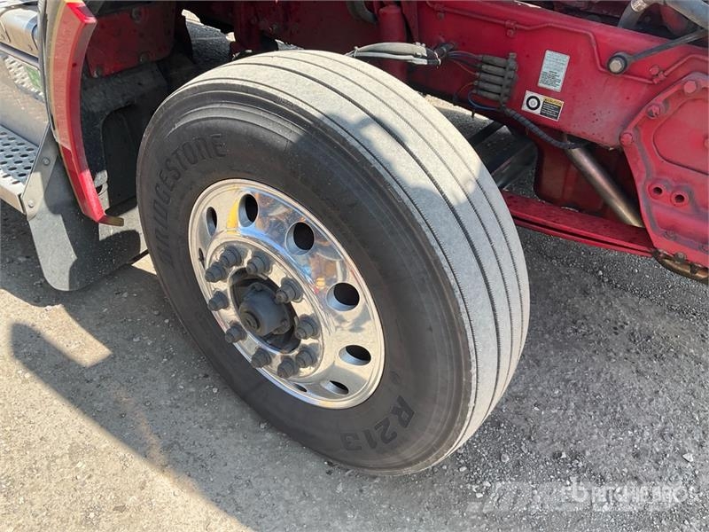 Kenworth T880 Vetopöytäautot