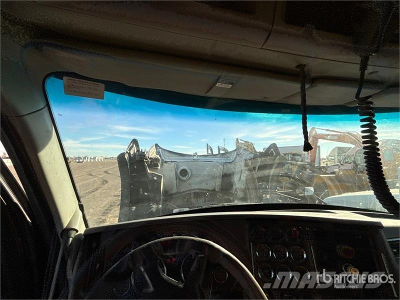 Kenworth T880 Pašizgāzējs