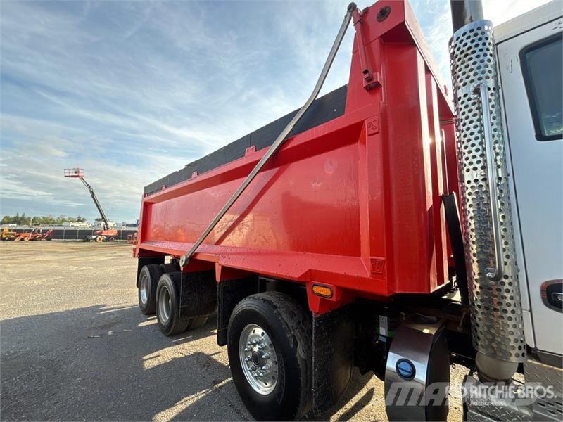 Kenworth T880 傾卸式卡車