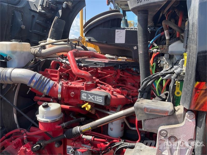 Kenworth T880 Vetopöytäautot