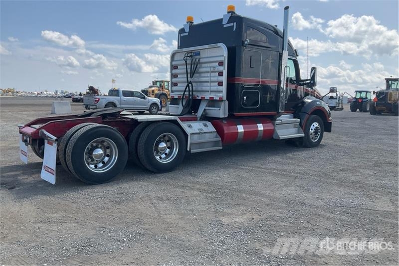 Kenworth T880 Vetopöytäautot