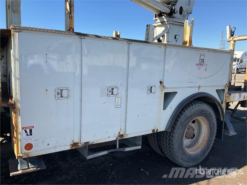 Kenworth Telelect Commander C4045 on Kenworth T300 4x2 Digg Fahrzeug mit mobiler Bohranlage
