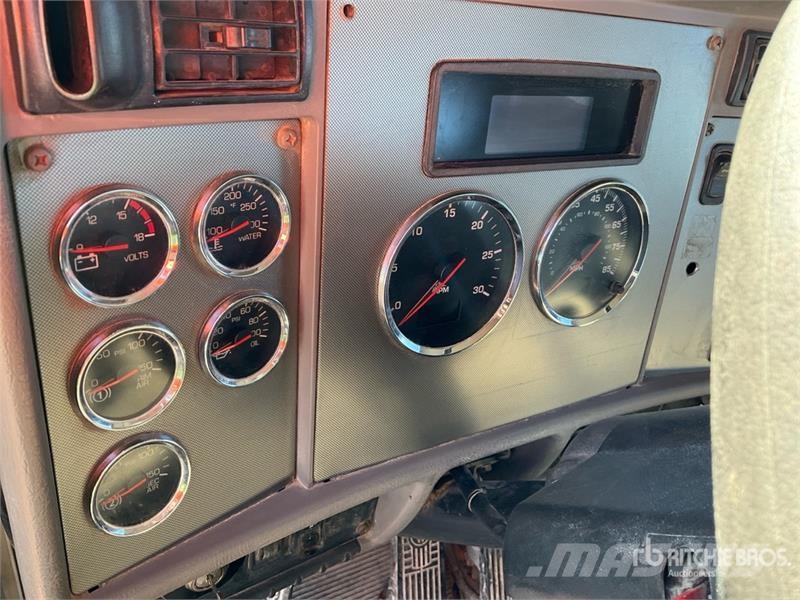 Kenworth Telelect Commander C4045 on Kenworth T300 4x2 Digg Fahrzeug mit mobiler Bohranlage