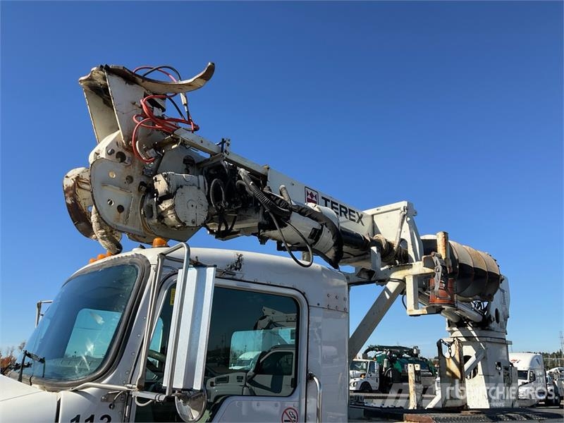 Kenworth Telelect Commander C4045 on Kenworth T300 4x2 Digg Fahrzeug mit mobiler Bohranlage