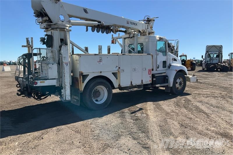 Kenworth Telelect Commander C4045 on Kenworth T300 4x2 Digg Fahrzeug mit mobiler Bohranlage