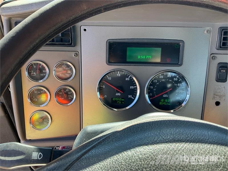 Kenworth Telelect Commander C4045 on Kenworth T300 4x2 Digg Fahrzeug mit mobiler Bohranlage