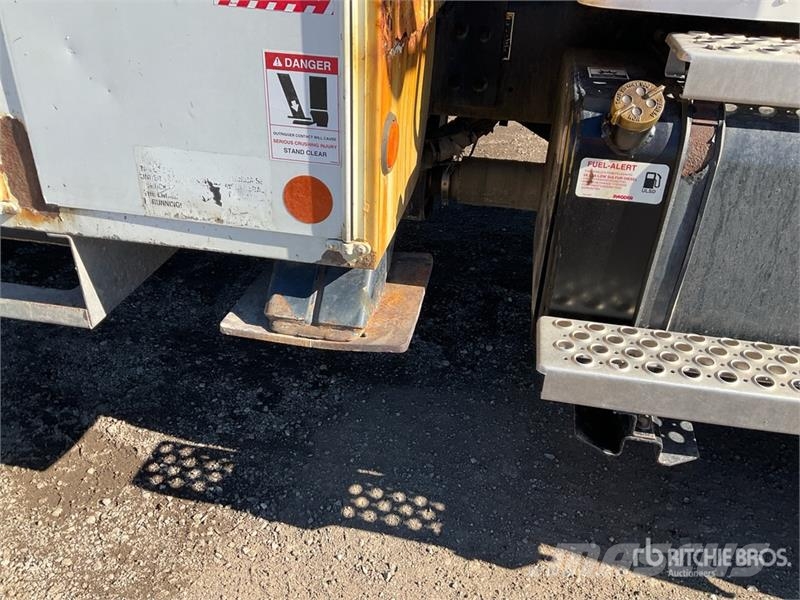 Kenworth Telelect Commander C4045 on Kenworth T300 4x2 Digg Fahrzeug mit mobiler Bohranlage