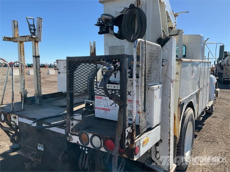 Kenworth Telelect Commander C4045 on Kenworth T300 4x2 Digg Fahrzeug mit mobiler Bohranlage