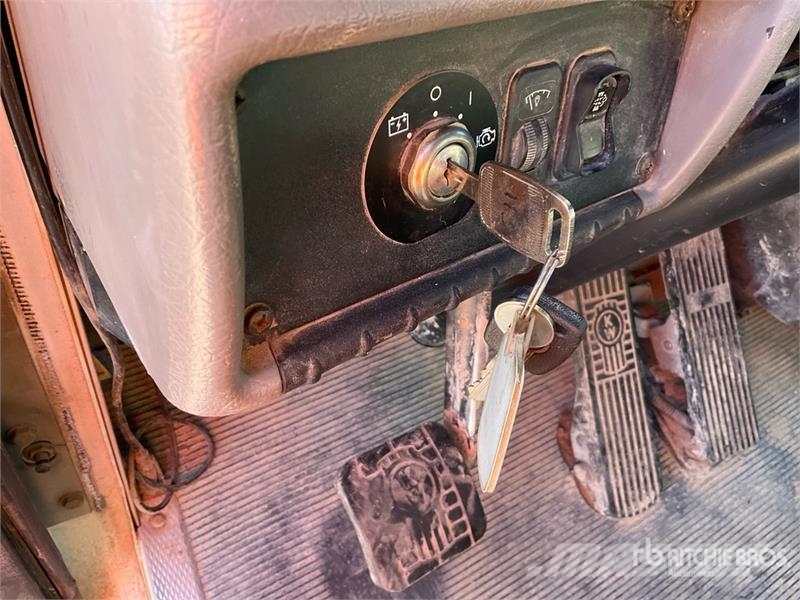 Kenworth Telelect Commander C4045 on Kenworth T300 4x2 Digg Fahrzeug mit mobiler Bohranlage