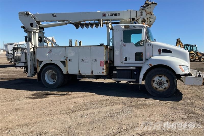 Kenworth Telelect Commander C4045 on Kenworth T300 4x2 Digg Fahrzeug mit mobiler Bohranlage