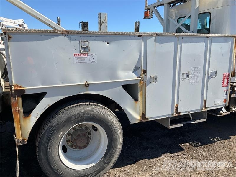 Kenworth Telelect Commander C4045 on Kenworth T300 4x2 Digg Fahrzeug mit mobiler Bohranlage