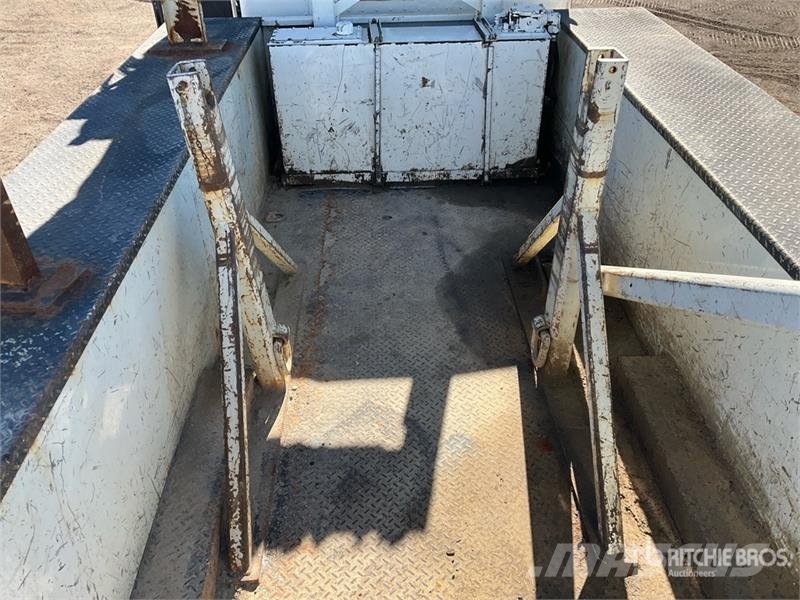 Kenworth Telelect Commander C4045 on Kenworth T300 4x2 Digg Fahrzeug mit mobiler Bohranlage