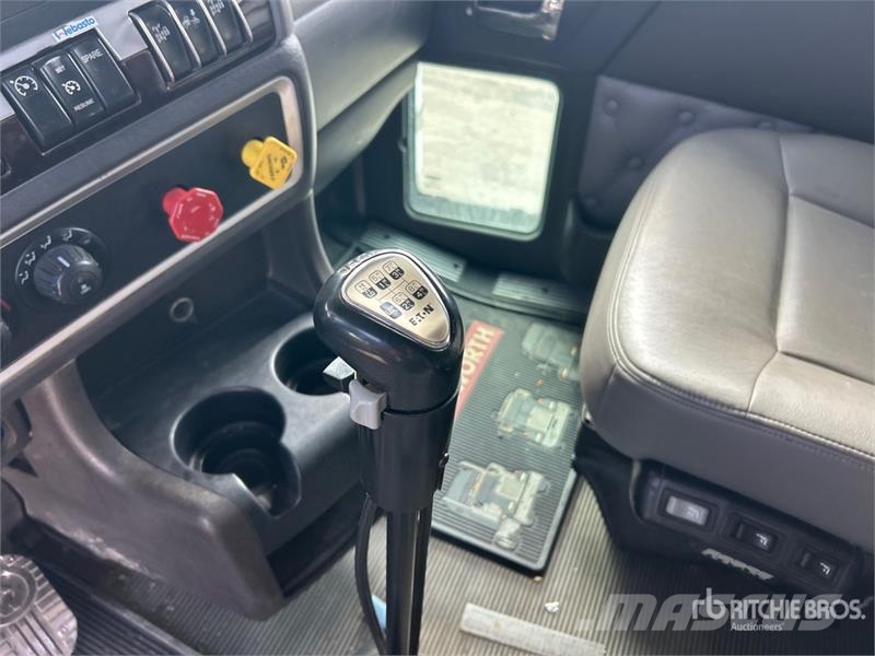Kenworth W900 Tractor Units