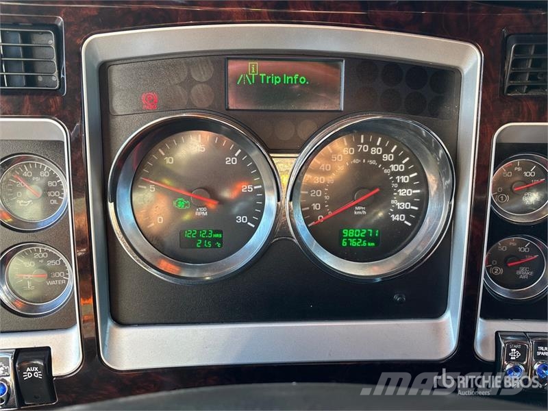 Kenworth W900 Tractor Units