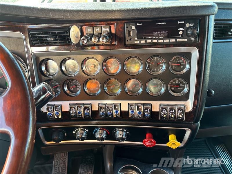 Kenworth W900 Tractor Units