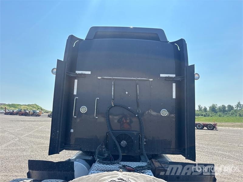 Kenworth W900L Tractor Units