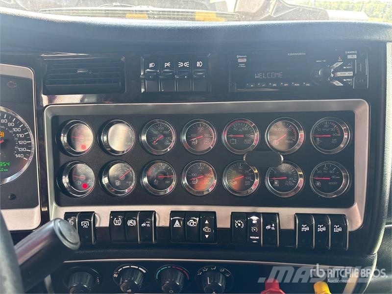 Kenworth W900L Tractor Units
