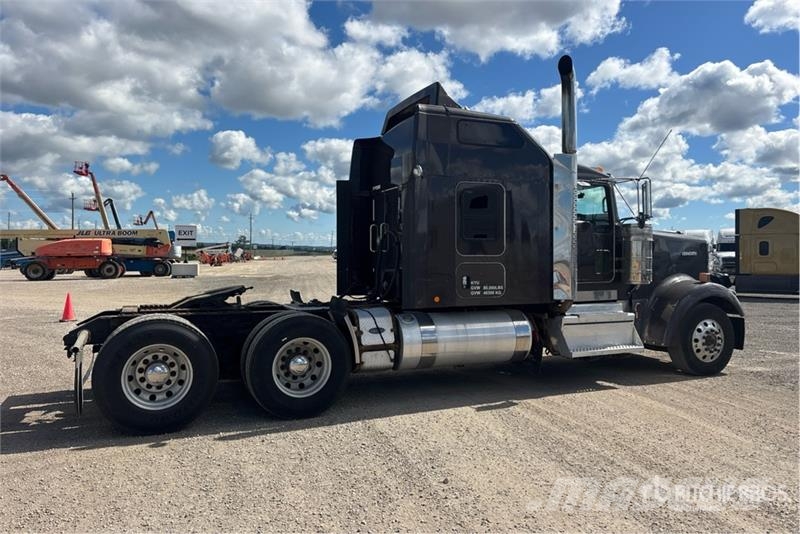 Kenworth W900L Tractor Units