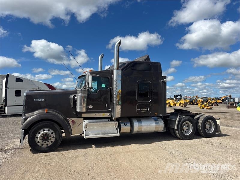 Kenworth W900L Tractor Units