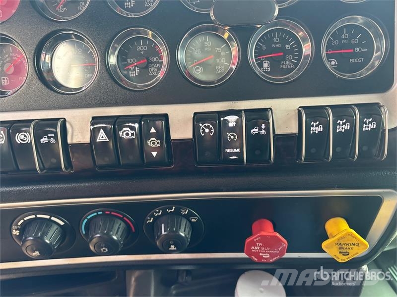 Kenworth W900L Tractor Units