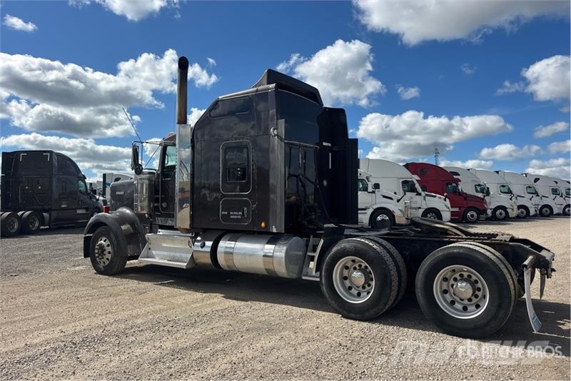 Kenworth W900L Tractor Units
