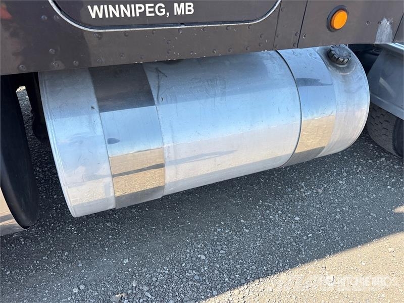 Kenworth W900L Tractor Units