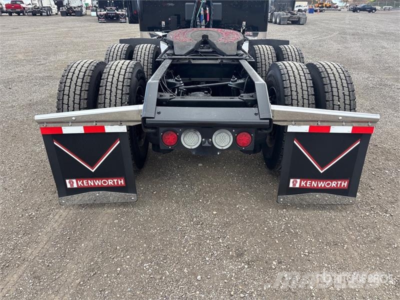 Kenworth W990 6x4 T/A Sleeper Truck Tractor Sadulveokid