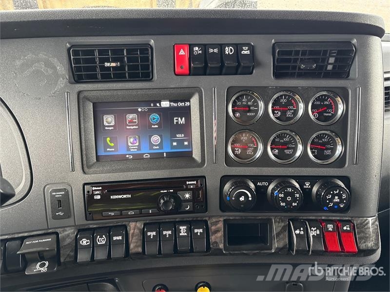 Kenworth W990 6x4 T/A Sleeper Truck Tractor Vilcēji