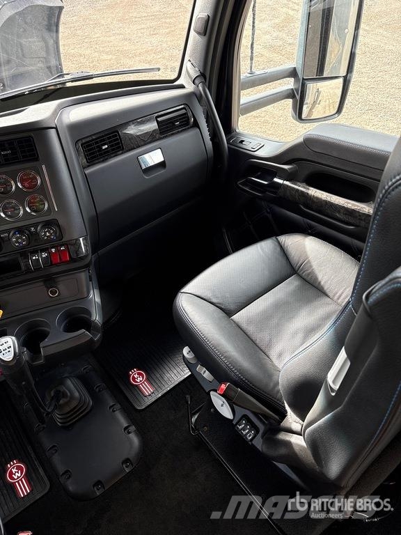 Kenworth W990 6x4 T/A Sleeper Truck Tractor Traktorske jedinice
