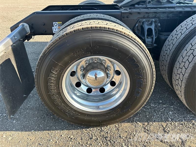 Kenworth W990 6x4 T/A Sleeper Truck Tractor Cabezas tractoras