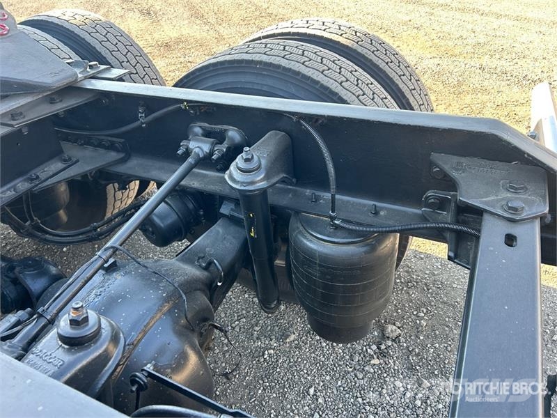 Kenworth W990 6x4 T/A Sleeper Truck Tractor Cabezas tractoras