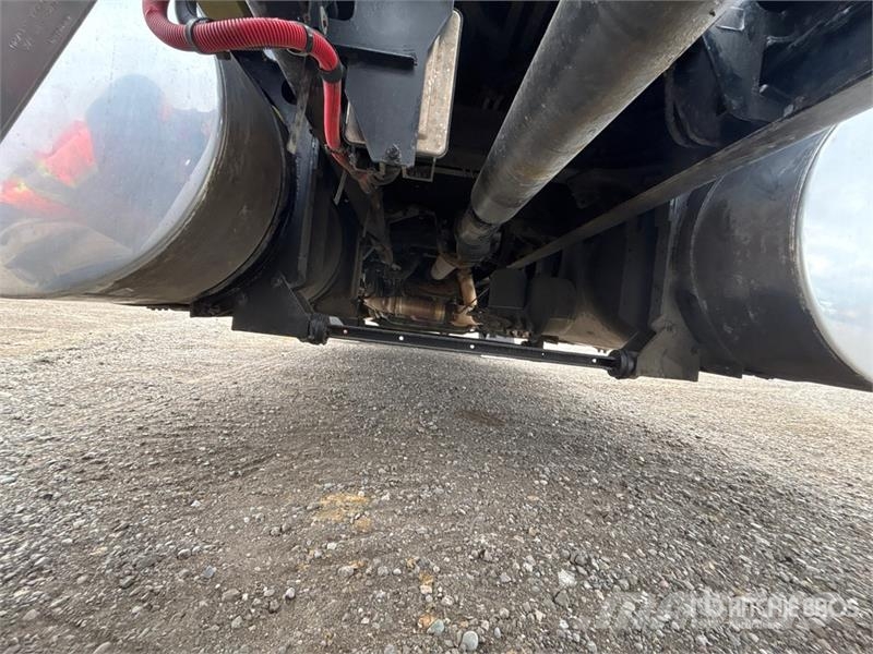 Kenworth W990 6x4 T/A Sleeper Truck Tractor 牵引车