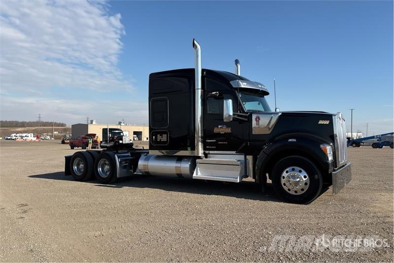 Kenworth W990 6x4 T/A Sleeper Truck Tractor Sattelzugmaschinen