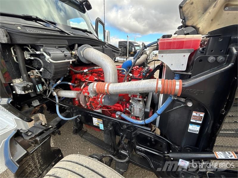 Kenworth W990 6x4 T/A Sleeper Truck Tractor Trekkers