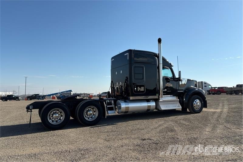Kenworth W990 6x4 T/A Sleeper Truck Tractor Sattelzugmaschinen